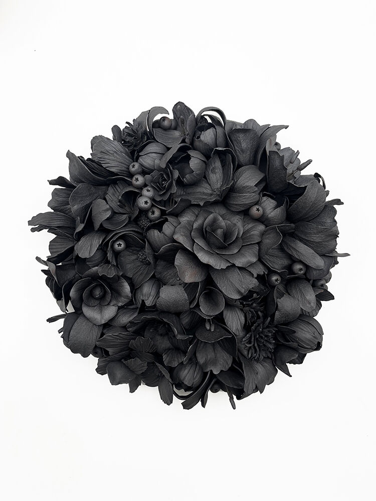 Black Round Wallflower