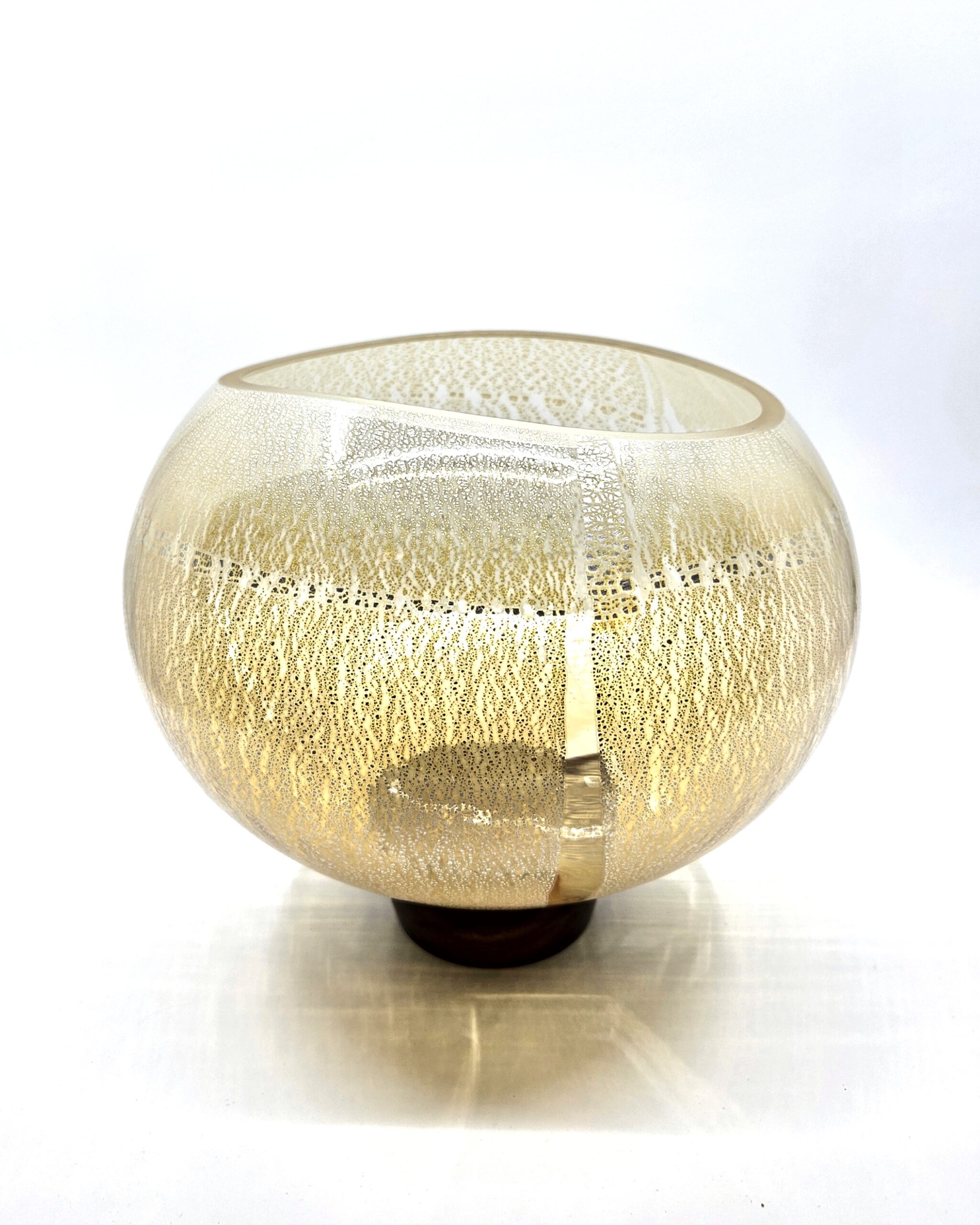 Mobius Vessel (pale whiskey)